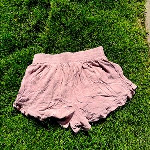 Ruffle shorts, size large